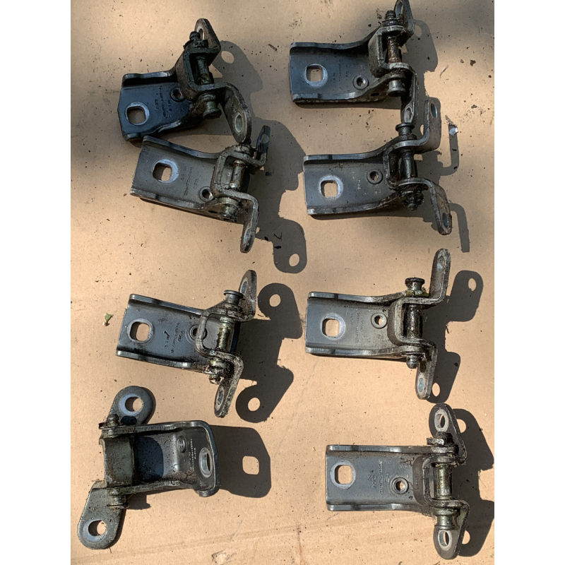Петлі дверей комплект Ford Mondeo MK1 93BB-F26806-AH  93BB-F26807-AH  93BB-F22801-AH