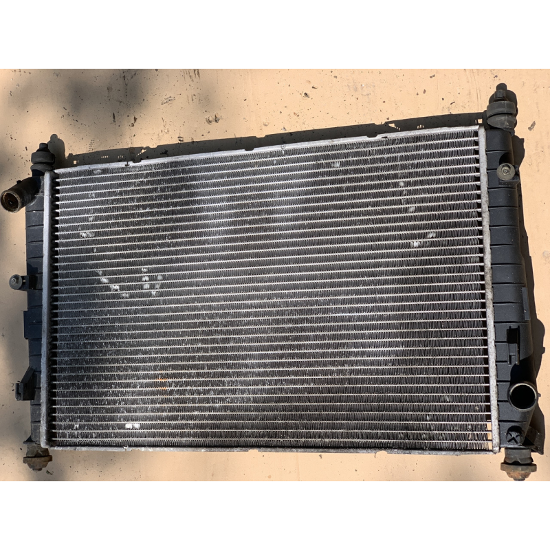 Радіатор основний Ford Mondeo MK1 8369C04 97BW8054AD 97BW-8054-AD