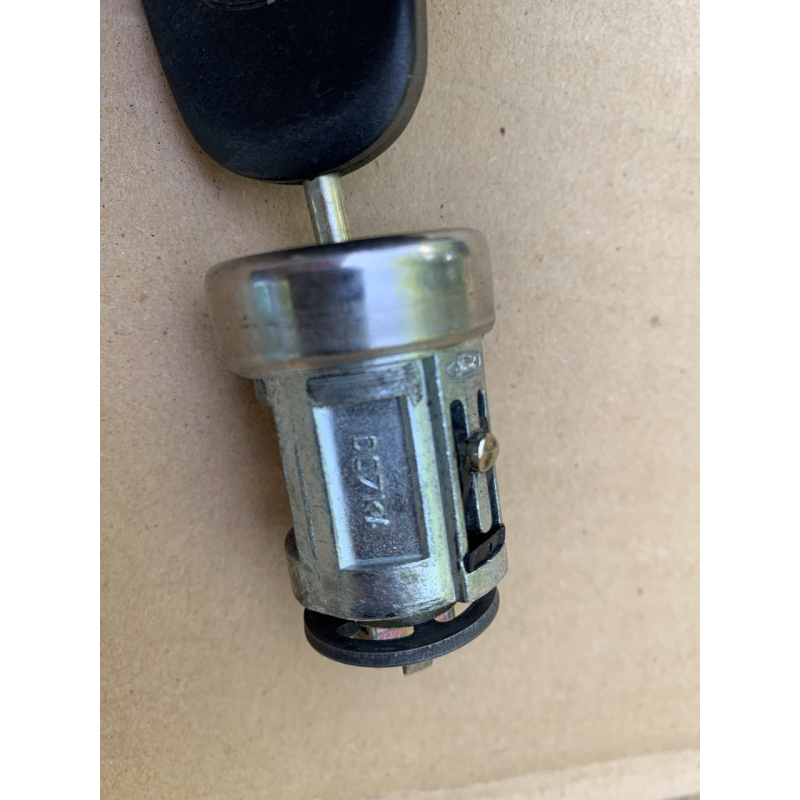 Личинка замка запалювання Ford Mondeo 1 DP483 1022461 102246