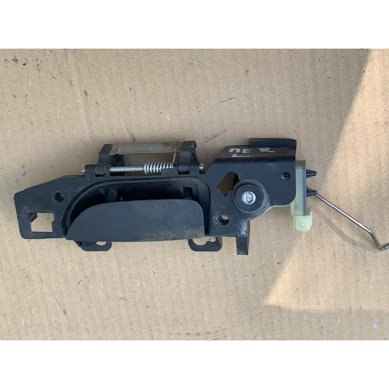Ручка дверей зовнішня передня ліва Ford Mondeo MK1 93BBF22401AI 93BB-F22401-AI