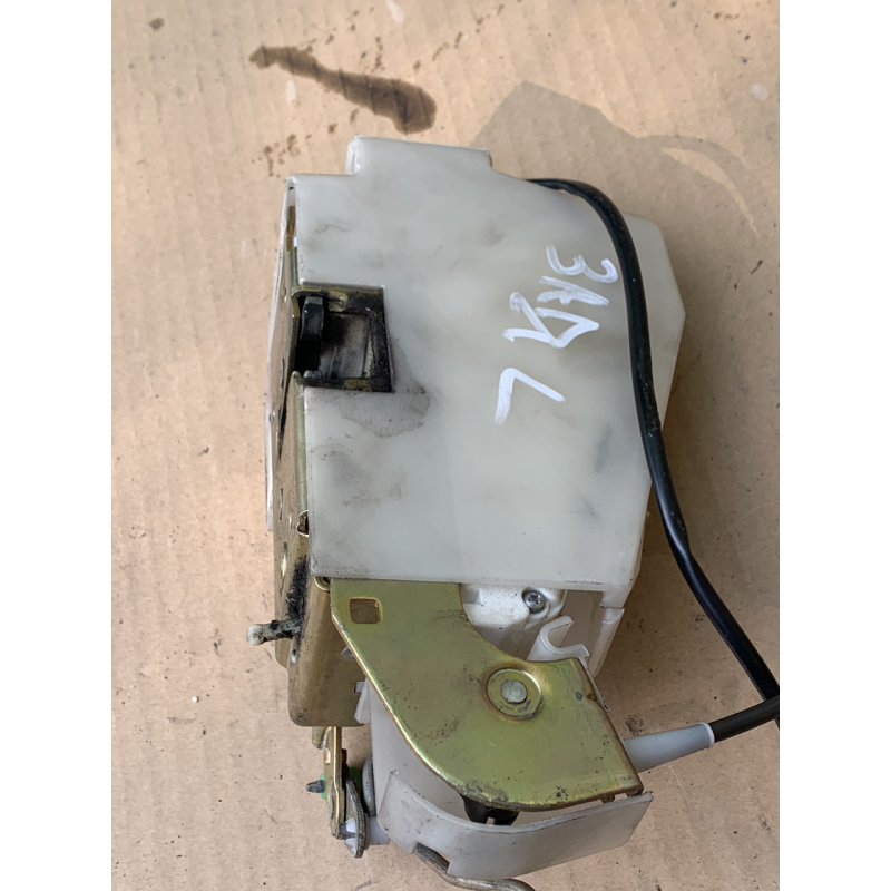 Замок задніх лівих дверей Ford Mondeo MK1 93BG14018AA