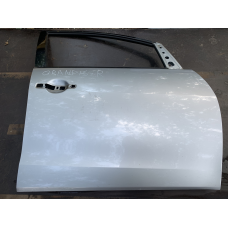 Двері передні права Mitsubishi Grandis 5700A036 MR576081-02