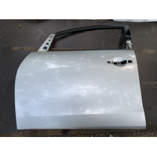 Двері передня левая Mitsubishi Grandis MR576081-01 5700A035