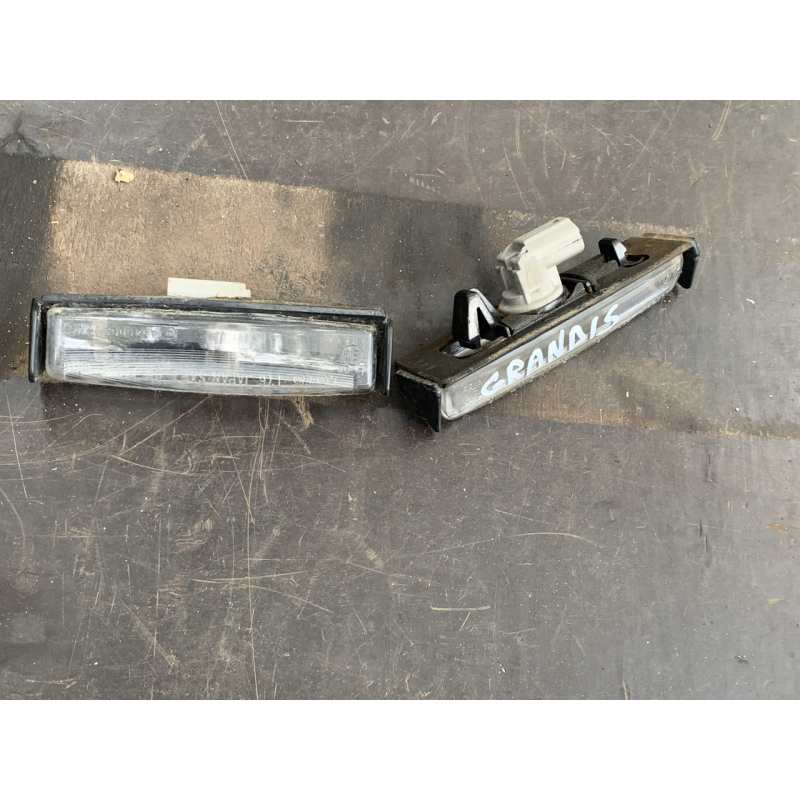 Ліхтар підсвічування номера задній Mitsubishi Grandis MN182324 A045053