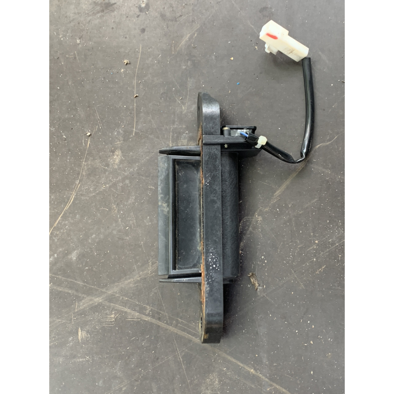 Ручка кришки багажника зовнішня Mitsubishi Grandis  MR959664
