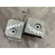 Накладка/Заглушка сидіння ліва/права Mitsubishi Grandis MR966085 MR966084