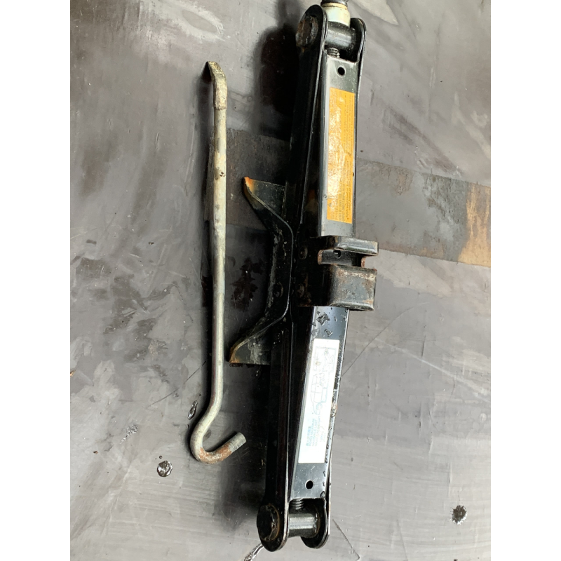 Домкрат Mitsubishi Grandis MR554926