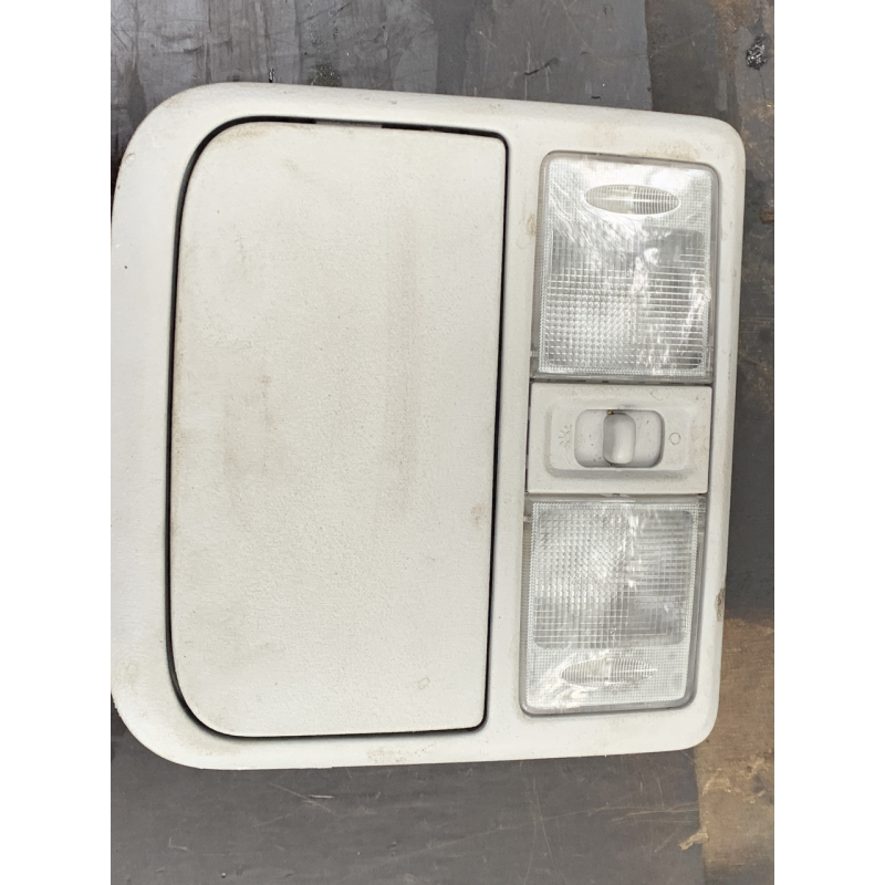 Плафон салона передний Mitsubishi Grandis MR962021ZZ Плафон салона передний Mitsubishi Grandis MR962021ZZ
