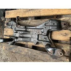 Балка передньої підвіски (підрамник) на Mitsubishi Grandis MR594300