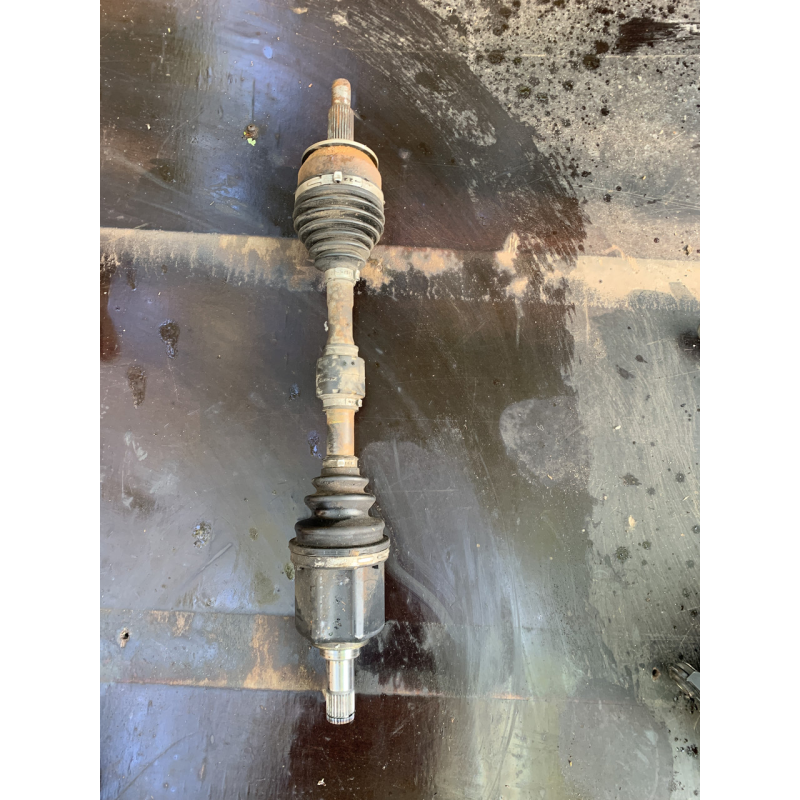 Напівось передня ліва Mitsubishi Grandis 2.4 Mivec MR580449 Напівось передня ліва Mitsubishi Grandis 2.4 Mivec MR580449