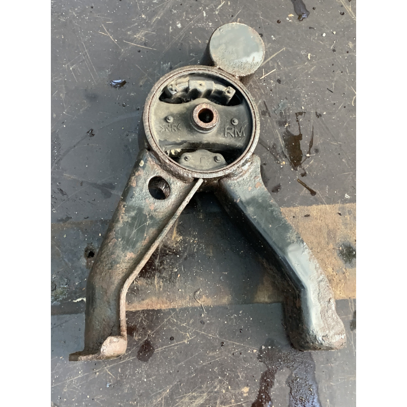 Подушка двигуна Mitsubishi Grandis 2.4 Mivec MR594384