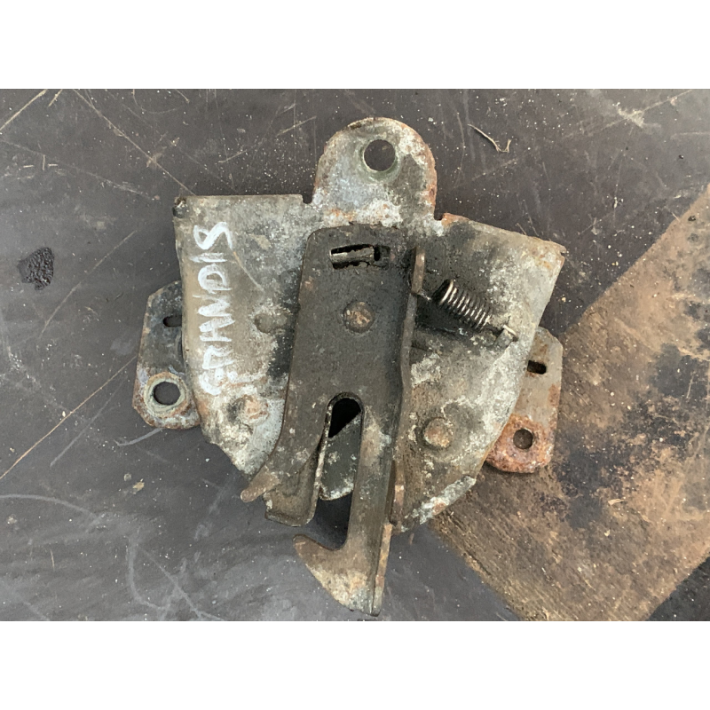 Замок капота Mitsubishi Grandis 2.4 Mivec MR291985