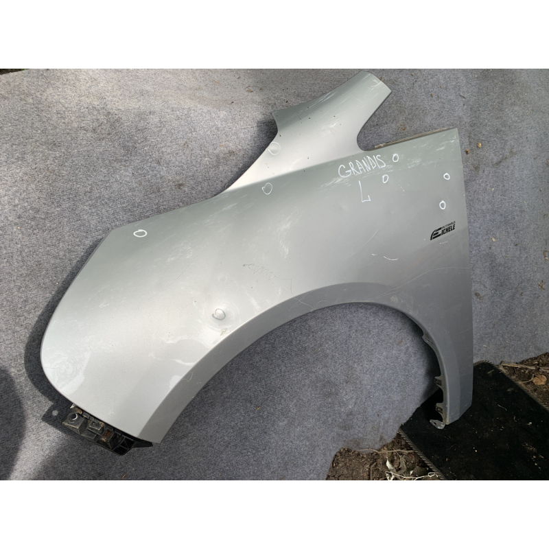 Крило переднє ліве Mitsubishi Grandis 2.4 Mivec 5220B197