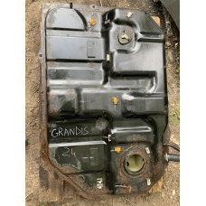 Паливний бак Mitsubishi Grandis 2.4 Mivec MR599121