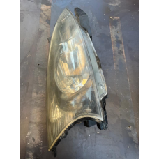 Фара права Mitsubishi Grandis під відновлення 8301A076