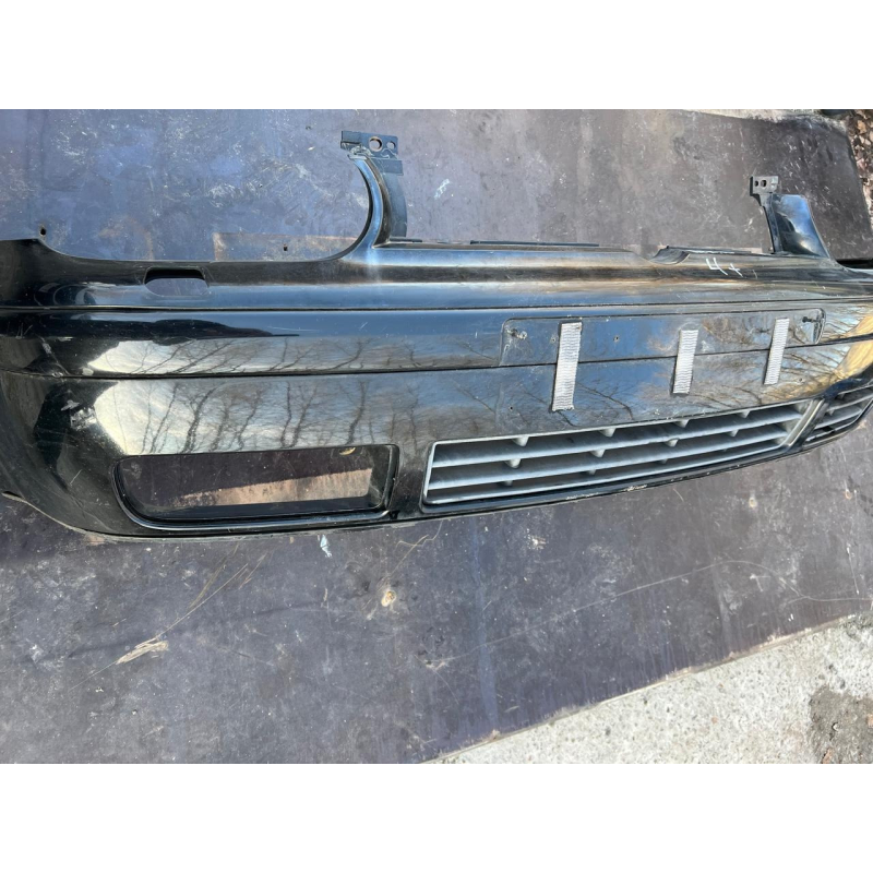 Бампер передній Volkswagen Golf 4 1J0807221