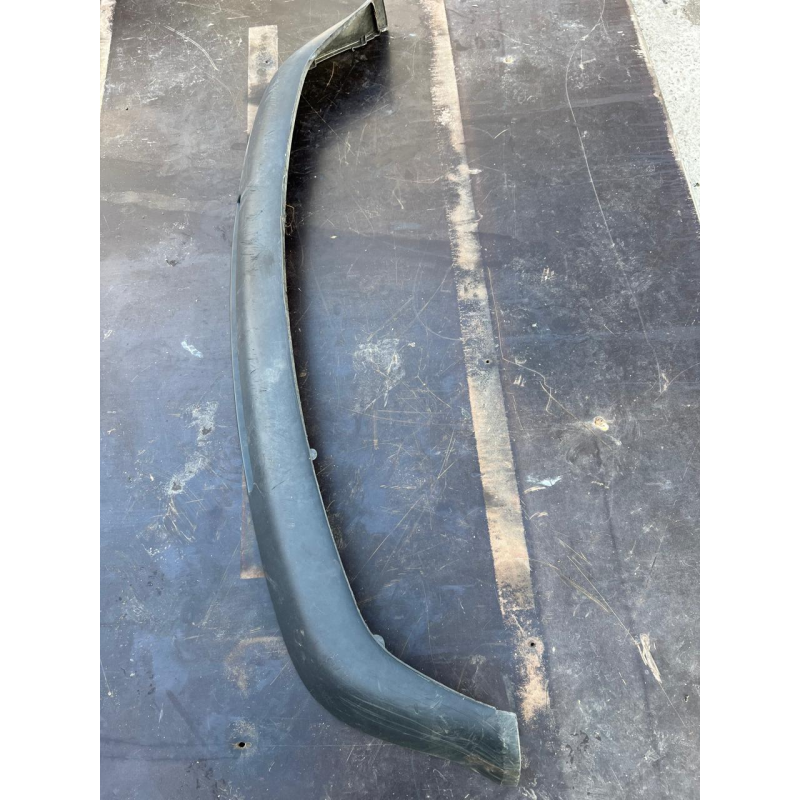 Спойлер переднього бампера Volkswagen Golf 4  1J0805903