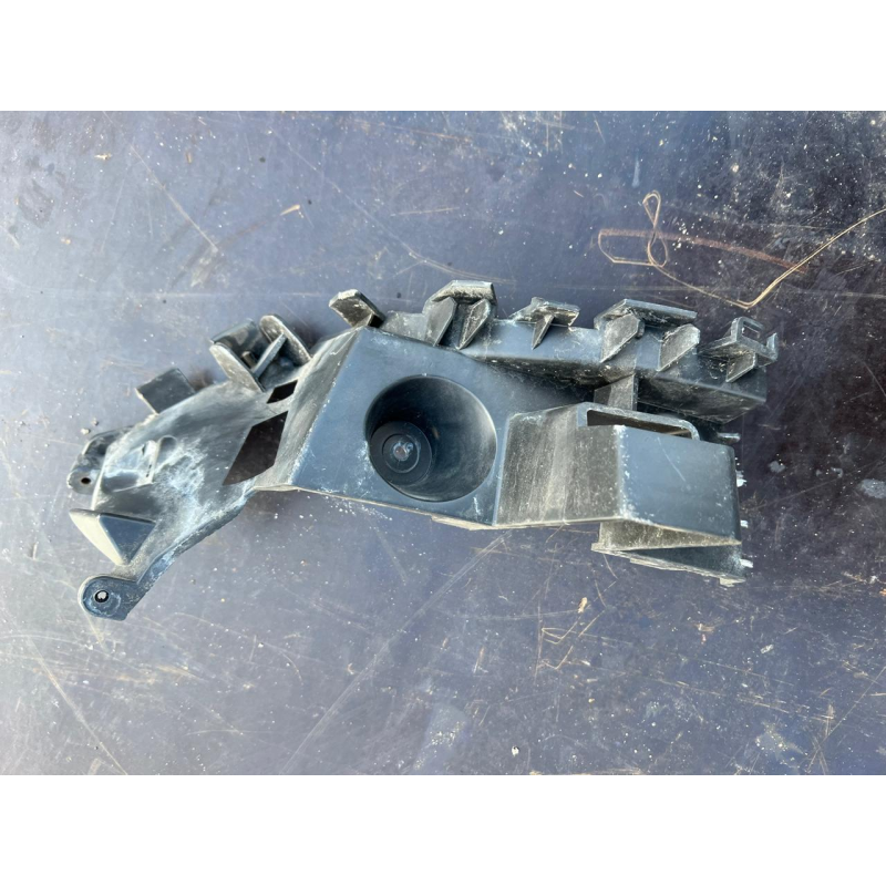 Кронштейн кріплення заднього бампера лівий Renault Modus 8200214372