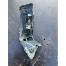Кронштейн кріплення заднього бампера правий Renault Modus 8200214373
