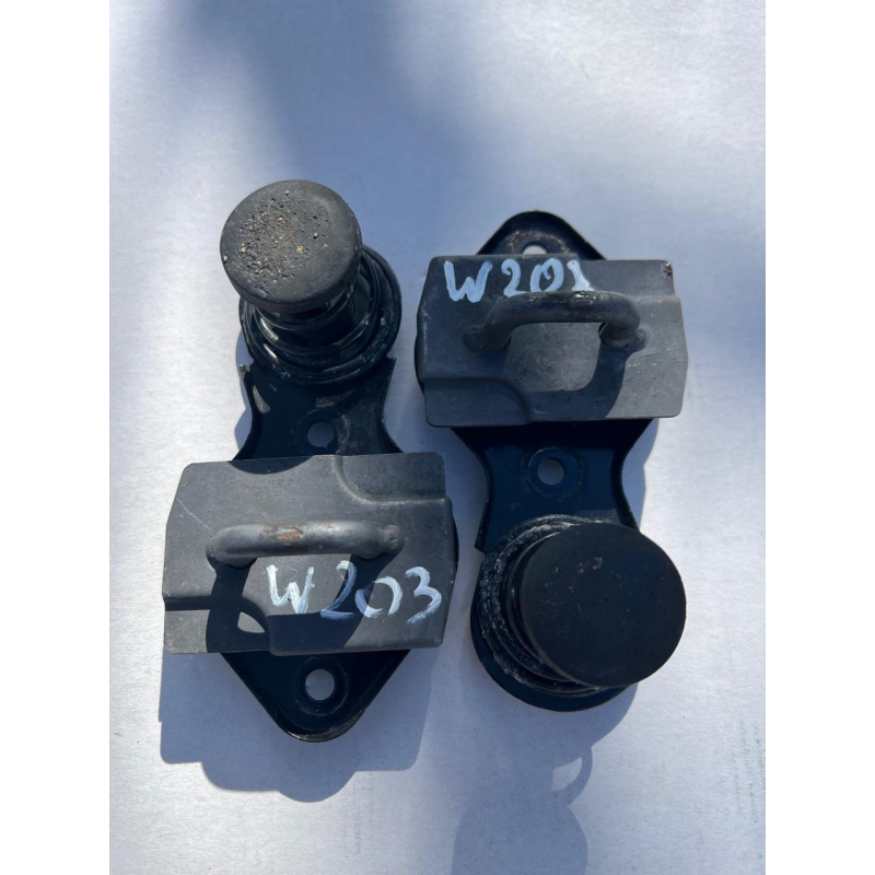 Замок капота Mercedes C-class W203 2038800460 A2038800460