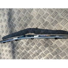 Хром накладка на капот над решіткою радіатора Mercedes C-Class W203 A2038800283