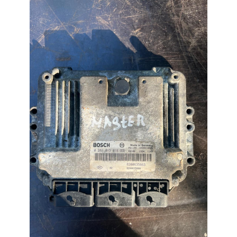 Електронний блок керування двигуном ЕБУ Renault 2.5DCI 8200635666 0281013018 8200635663