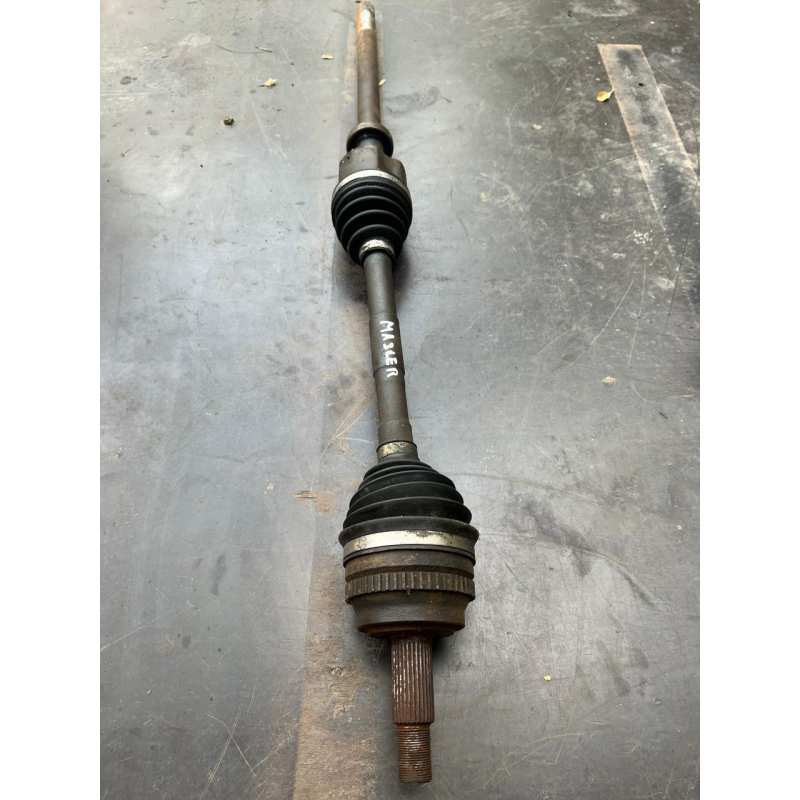 Півось (привод) передня права Renault Master/Opel Movano 8200164149 8200477655