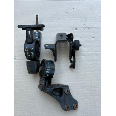 Подушка (опора) двигуна задня Toyota Yaris P10 1237123011 123710N010