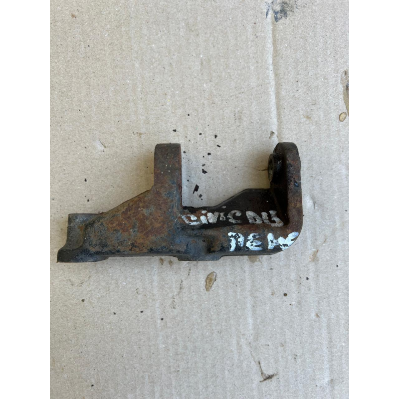 Кронштейн генератора Honda Civic 5D 31112P2A000
