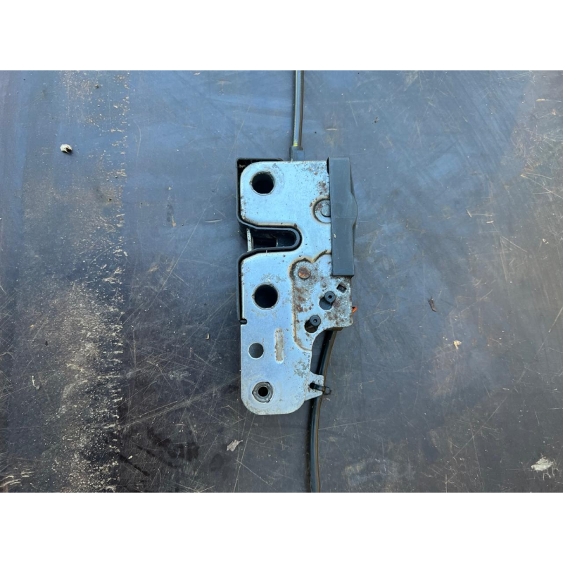 Замок капота Volkswagen Passat B6/Фольксваген Пассат Б6 3C1823509D 3C1 823 509 D