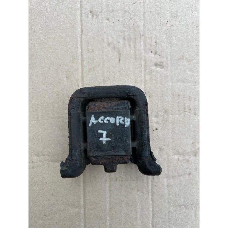 Подушка двигуна задня демпфер Honda Accord 7 /Хонда Акорд 7 50420SEAE01