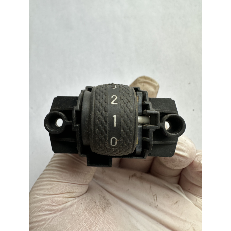 Перемикач регулювання світла фар Fiat   735245022