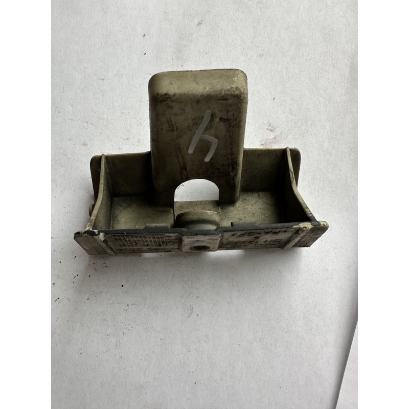 Кронштейн бампера заднього Mercedes  A2108802914