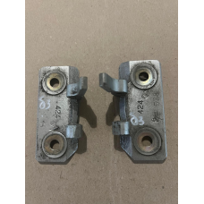 Renault (RVI) завіса дверей передньої 7701470692