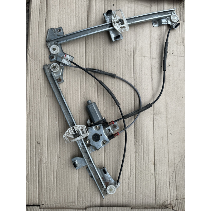 Склопідіймач електричний правий Citroen Berlingo /Peugeot Partner 0130821762