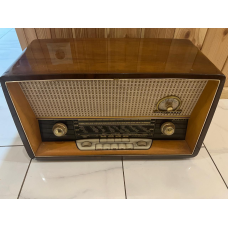 Ретро-радіоприймач Loewe Opta planet 5720W