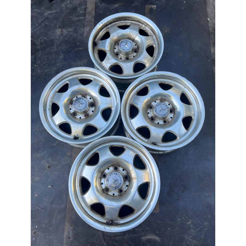 Диск литий Mercedes 7J X 15 H2 A1704010002 Диск литий Mercedes 7J X 15 H2 A1704010002