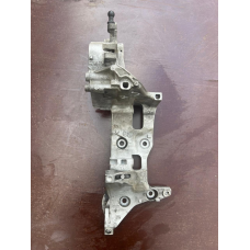Кронштейн генератора Skoda Octavia A7/Шкода Октавія А7 04L903143B