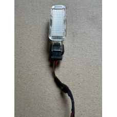 Плафон дверної карти Audi. 4B094741