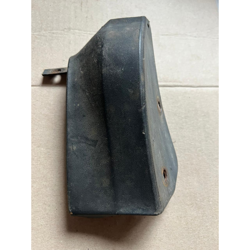 Заглушка накладки порога права Volkswagen Passat B5 3B0853898A