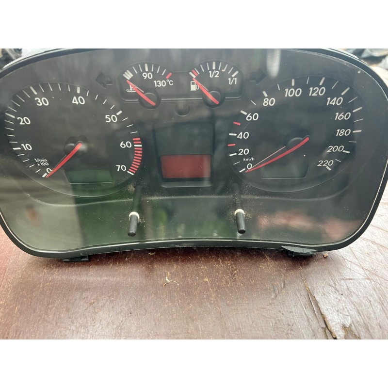 Панель приладів (спидометр/дометр/ щиток) Volkswagen Golf 4 1J0920826 0263637060 Панель приладів (спидометр/дометр/ щиток) Volkswagen Golf 4 1J0920826 0263637060