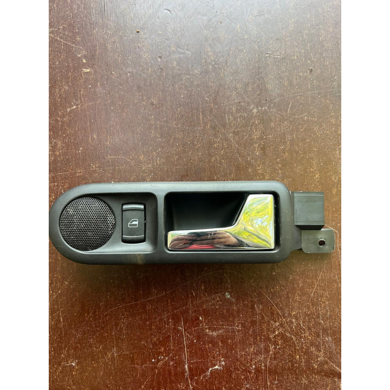 Ручка дверей задньої права Volkswagen Bora /Volkswagen Passat B5 / Volkswagen 3B0839114 1J4839114C