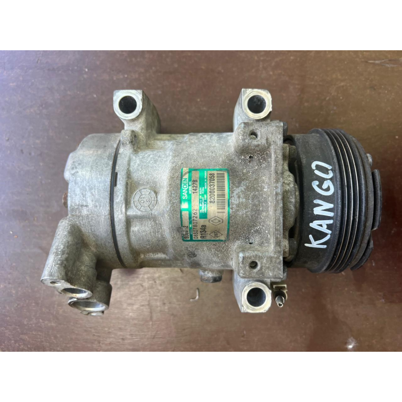 Компресор кондиціонера Renault Kangoo 8200037058