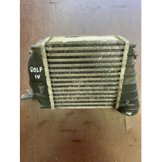 Радіатор інтеркулера Volkswagen Golf IV 1J0145803D 1J0 145 803 D