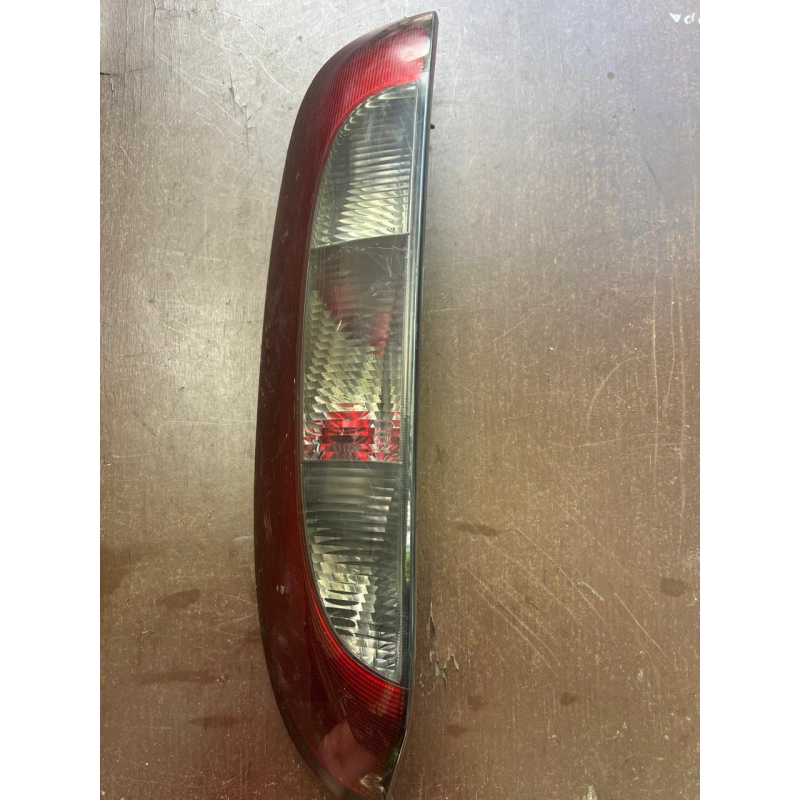 Ліхтар задній правий Opel Corsa C 2000-2006 89302181 09114337