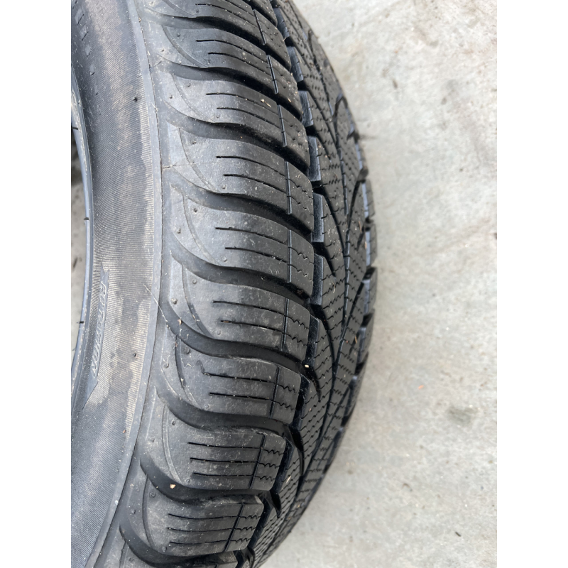 215/65/15 MAXXIS ALL SEASON