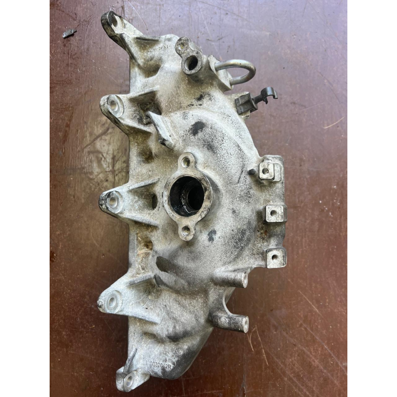 Колектор впускний Renault Master III 2.3 DCI  140032042R