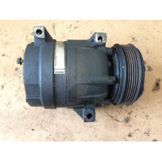 Компресор кондиціонера Opel Vivaro 7700105765 Renault Master