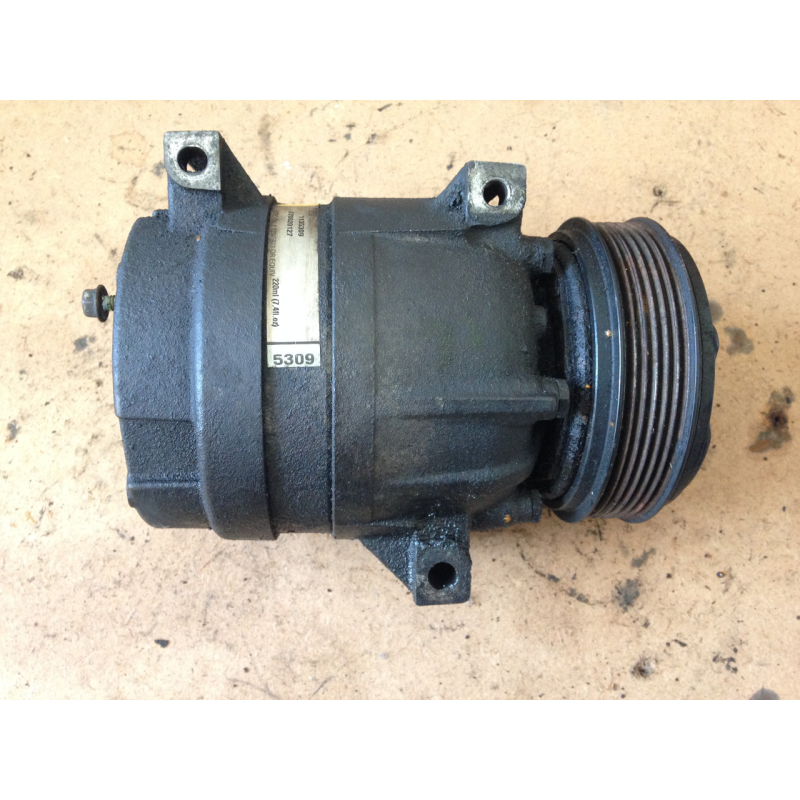Компресор кондиціонера Opel Vivaro 7700105765 Renault Master